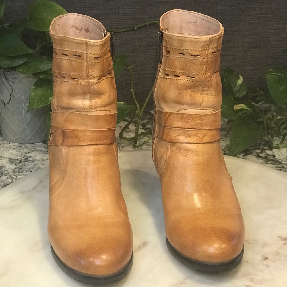 Vicenzo Leather Ruby Heel Women Leather Boots Sz7